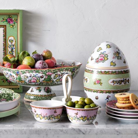 Famille Rose | Williams Sonoma Easter Place Settings, Appetizer Plates Set, Chinoiserie Decorating, Kids Pottery, Bar Glassware, Appetizer Plates, Rose Tea, Pottery Barn Teen, Chinese Porcelain