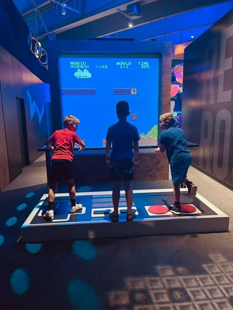 Interactive Games For Events, Floor Games, Experiential Marketing Events, Creative Booths, Game Booth, Event Booth Design, Gaming Lounge, Interactive Events, Digital Signage Displays