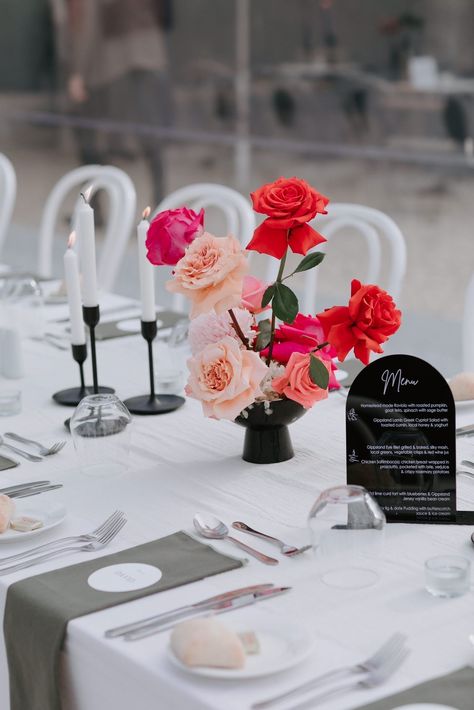 Black And Colourful Wedding, Hot Pink Wedding Ideas, Black And Colour Wedding, Shades Of Pink And Red Wedding, Red Pink And Black Wedding, Valentines Themed Wedding, Black And White Wedding Colorful Flowers, Modern Red Wedding, Black And Colorful Wedding