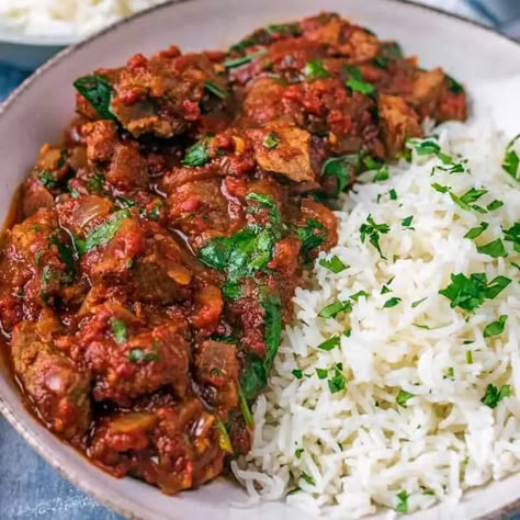 Easy Jamie Oliver Slow Cooker Beef Curry Recipe Slow Cooker Chicken Korma, Slow Cooker Beef Curry, Beef Curry Recipe, Slow Cooker Curry, Slow Cooker Lamb, Beef Dinners, Slow Cooker Stew, Stew Meat Recipes, Beef Curry