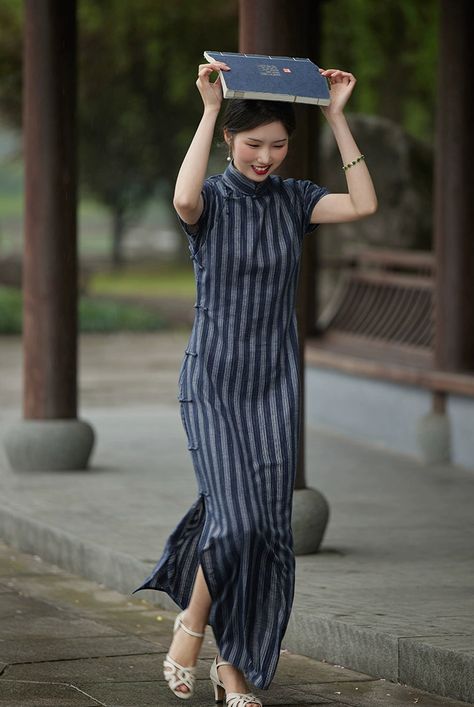 Huai Jiu 怀旧 Nostalgia 1930s University Student Pure Cotton Qipao – Nüwa Hanfu New Chinese Style Design, Elegant Qipao, Vintage Qipao, Qipao Dress, Chinese Hanfu, Chinese Knot, New Chinese Style, Vintage Fits, Chinese Clothing