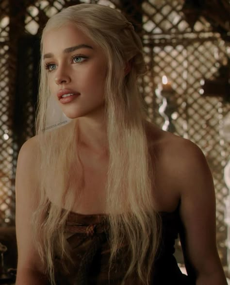 Daenerys Targaryen Gif, Queen Of Dragons, Watch Game Of Thrones, Game Of Throne Daenerys, Targaryen Aesthetic, Gra O Tron, Game Of Thrones Houses, Mother Of Dragons, House Of Dragons