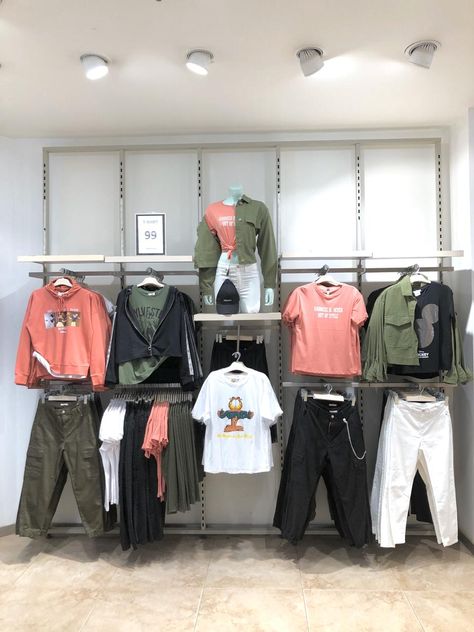 Apparel Display Visual Merchandising, Visual Merchandising Displays Clothing Retail, Men Clothing Store Design Ideas, Fashion Display Ideas, Visual Merchandising Ideas Clothing Store Displays, Store Displays Visual Merchandising, Visual Merchandising Displays Clothing, Men's Clothing Store Design, Kids Clothing Store Design