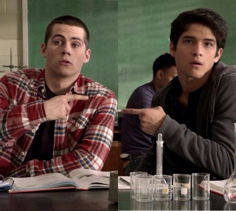 Stiles & Scott سكوت ماكول, Scott Teen Wolf, Scott And Stiles, Isaac Lahey, Teen Wolf Scott, Wolf Poster, Maze Runner Cast, Avatar Zuko