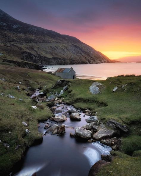 Beach Ireland, West Ireland, Wild Atlantic Way, Travel History, Countries Around The World, Oh Yeah, Mist, The Wild, Mood Board