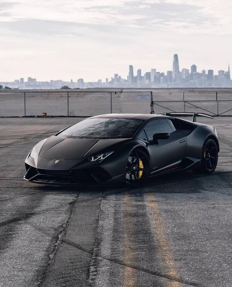 Black Huracan, Unleash The Beast, Lamborghini Lamborghini, Bitcoin Business, Sedan Cars, Kitchens Luxury, My First Love, Maserati Quattroporte, Cool Car Pictures