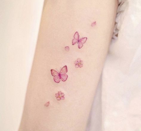 Delicate Feminine Tattoos, Ankle Tattoo Ideas, Minimal Tattoo Designs, Minimal Tattoo Ideas, Floral Back Tattoos, Kpop Tattoos, Butterfly Wrist Tattoo, Pink Tattoo, Ankle Tattoos