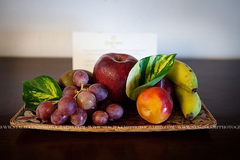 Welcome fruit plate #SimplePleasures #ZoetryAguaPuntaCana Hotel Room Amenities Food Ideas, Amenities Hotel Ideas Food, Turndown Service Ideas Guest Rooms, Hotel Welcome Amenities, Fruit Basket Packing For Wedding, Hotel Fruit Plate, Fruit Platter Designs, Catering Ideas Food, Hotel Amenities