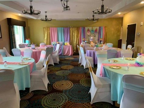 Unicorn Baby Shower | CatchMyParty.com Unicorn Baby Shower Ideas, Rainbow Baby Shower Theme, Unicorn Baby Shower Theme, Unicorn Baby Shower Decorations, Unicorn Lashes, Sitting Arrangement, Baby Shower Party Ideas, Shower Party Ideas, Unicorn Baby Shower