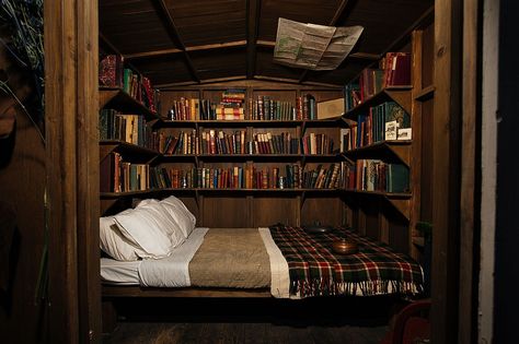 Crowcore Room, Library Bed, Bed Nook, Deco House, Decor Ikea, Home Libraries, Reading Nooks, Cozy Reading Nook, Book Nook