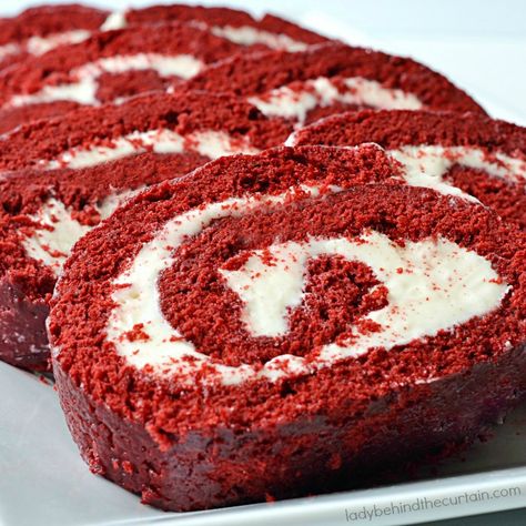 Red Velvet Cake Roll Red Velvet Roll, Heaven Cake Recipe, Roulade Cake, Red Velvet Cake Roll, Sponge Cake Roll, Roulade Recipe, Recipes Using Cake Mix, Cake Rolls, Cake Roll Recipes