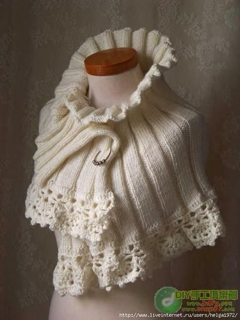 scarf Sweater Upcycle, Knitted Capelet, Sweater Crafts, Ropa Upcycling, Upcycled Sweaters, Upcycled Sweater, شال كروشيه, Upcycle Clothing, Recycled Sweaters