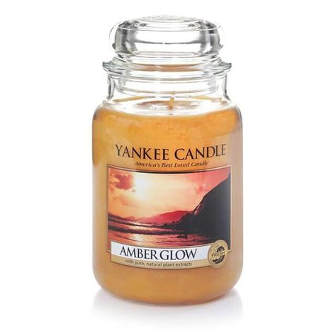 Yankee candle!!😱😱😍😍 Weird Candle Scents, Yankee Candle Jars, Yankee Candle Scents, Candle Obsession, Candle Scents, Bath And Body Work, Unique Candle, Candles For Sale, Juniper Berry