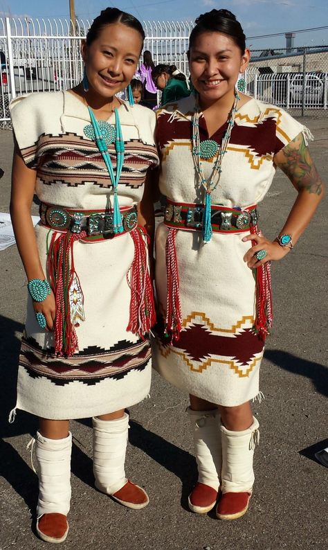 Rug Dress Navajo, Navajo Clothing Traditional, Native American Outfits Traditional, Navajo Traditional Outfits, Navajo Rug Dress, Navajo Dresses, Navajo Outfits, Navajo Fashion, Navajo Clothing