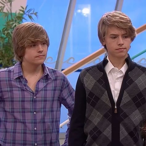 Zac And Cody, Disney Channel Boys, Disney Channel Characters, Disney Guys, The Suite Life On Deck, Cole And Dylan Sprouse, Henry Hart, Celebrities Crush, Sprouse Twins