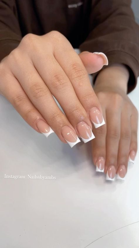 Nail Ideas Fall, Acrylic Nails Ideas, Short French Tip Nails, Gel Nails French, White Tip Nails, Nagellack Trends, Graduation Nails, French Tip Nail Designs, French Tip Acrylic Nails