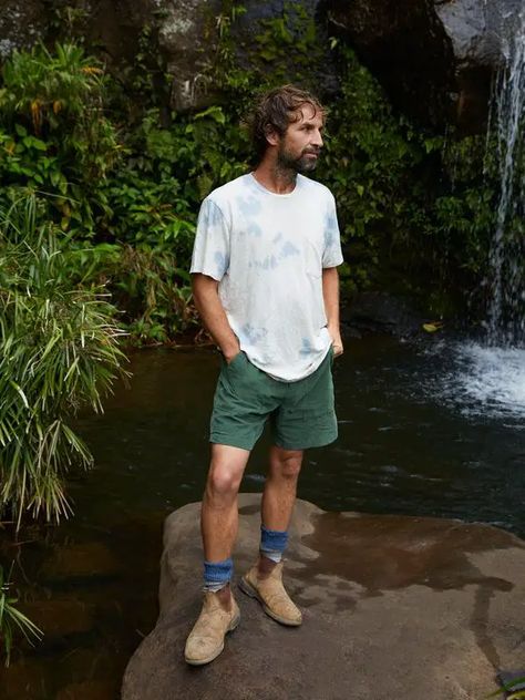 Conquer Nature in Style: Top 15 Outdoorsy Men’s Looks for the Adventurous Spirit of 2024 Outdoorsy Men Style, Granola Boy Aesthetic, Granola Boy Outfits, Outdoorsy Style Men, Blundstone Outfit, Granola Boy, Outdoorsy Men, Hiking Outfit Men, Mollusk Surf