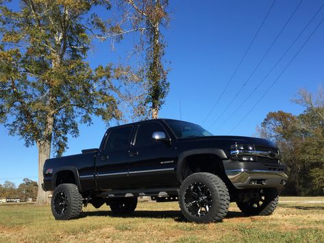 2002 Chevy 4x4 2500HD. Rough Country 6” lift, call me for a set of these Cali Off-Road 20x12 -44 with 35x12.50x20 by Cantrell Hot Rods, RideRidler.com 2002 Chevy Silverado 2500 Hd, 2002 Chevy Silverado 1500, 2002 Chevy Silverado, Custom Lifted Trucks, Chevy 1500, Trucks Lifted Diesel, Chevy Silverado 2500 Hd, Lifted Chevy, Lifted Chevy Trucks