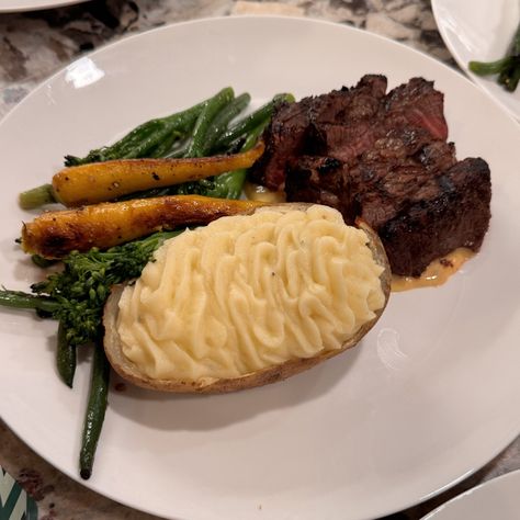 Private Chef Nol (@UR_SO_COOL_NOL) on X Private Chef Aesthetic, Chef Aesthetic, Personal Chef Business, Truffle Mashed Potatoes, Steak Side Dishes, Private Chef, Personal Chef, Food Pin, Baby Shower Food