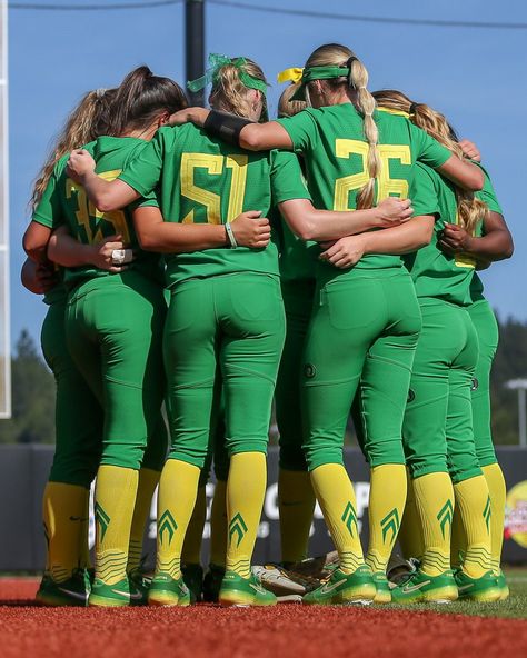 Oregon F. Softball Softball Girls, College Softball, Softball And Baseball, Dream Collage, Inspo Pictures, Prove Them Wrong, Soft Ball, Softball Pictures, W Outfits