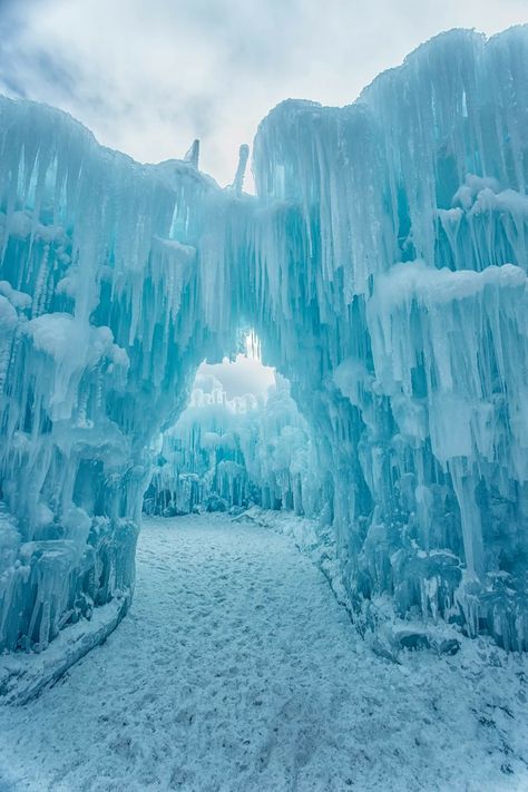 Ice castles, mn Ice Pirates, Ice Room Aesthetic, Ice Berg Aesthetic, Ice Fantasy Aesthetic, Ice Ritual, Ice Wonderland, Ice Glaciers, Cold Ice Aesthetic, Ice Castle Aesthetic