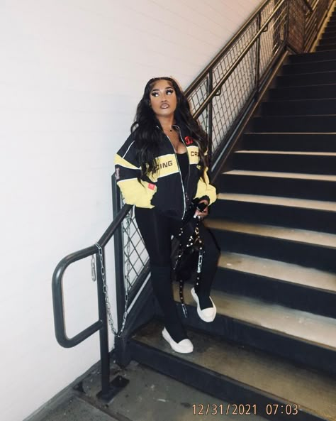 Winter Outfits Blackgirl Street Wear, Jumpsuit Black Women, Homecoming Fits, Types Of Dresses Styles, Sneakerhead Outfits, Nba Fits, Hbcu Homecoming, Outfits For Black Women, Target Jumpsuit