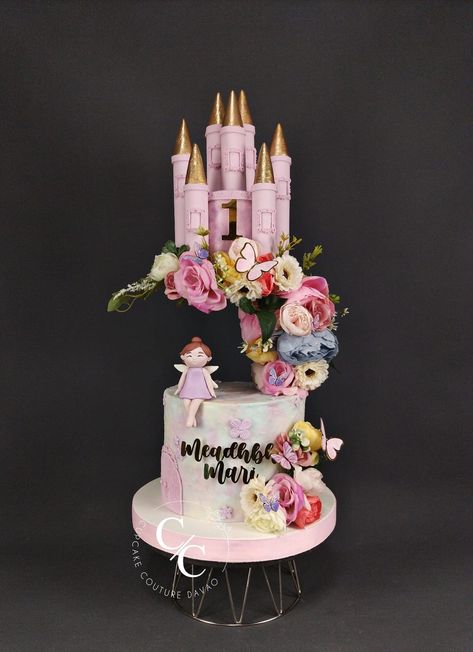 Small Princess Cake, Fairy Castle Cake, Fairy Princess Cake, Princess Theme Cake, Cinderella Birthday Cake, Castle Cakes, Baby Shower Cake Designs, Disney Princess Theme, Disney Cake