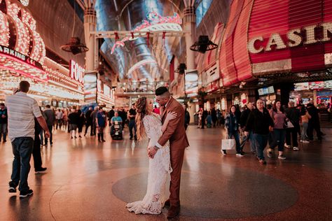 Downtown Las Vegas Boho Desert Wedding Combo | Friar Tux Freemont Street Las Vegas, Strip Outfit, Vegas Desert Wedding, Desert Wedding Photos, Las Vegas Wedding Dresses, Retro Vegas, Boho Desert Wedding, Vegas Wedding Dress, Las Vegas Wedding Photos