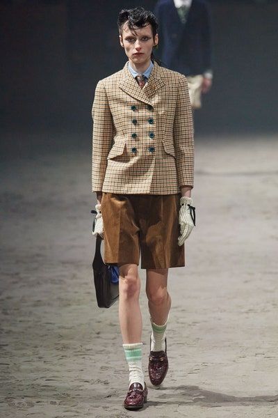 Gucci Fall 2020 Menswear Collection - Vogue Gucci Outfit Men, Gucci Fall 2020, Menswear 2020, Gucci Menswear, Gucci Runway, Mens Fashion Wedding, Mens Fashion Editorial, Menswear Runway, Mens Fashion Business