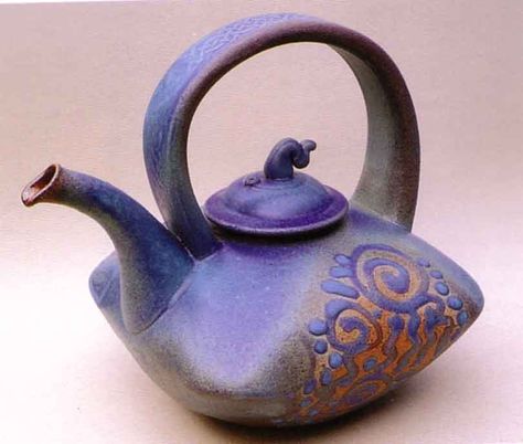 Purple TeaPot Aladdin Lamp, Teapots Unique, Blue Teapot, Tea Kettles, Sculptures Céramiques, Pottery Teapots, Clay Teapots, Coffee Pots, Teapots And Cups