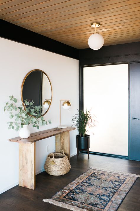 17 Stunning Mid Century Modern Foyer Interiors You Deserve To Walk Through Mid Century Modern Foyer, Foyer Decor Entryway, Modern Foyer, Small Foyer, Small Entryways, Foyer Decor, Foyer Decorating, Mid Century Modern Living, Foyer Design