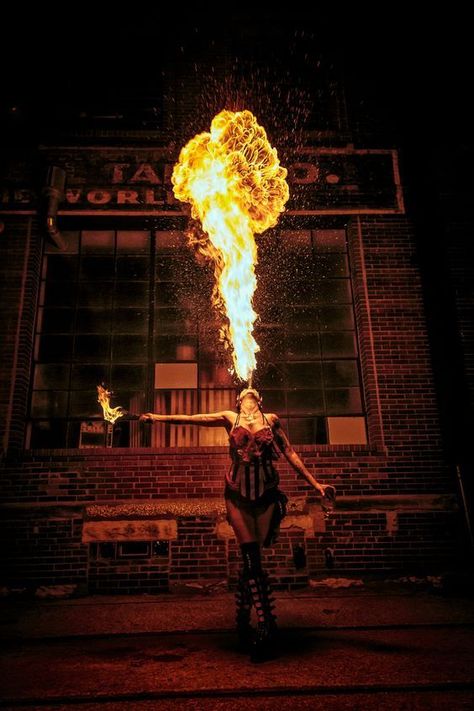 Dark Carnival, Breathing Fire, Circus Aesthetic, Walpapers Cute, Dark Circus, Fire Dancer, Night Circus, Circus Art, The Greatest Showman