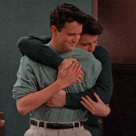 Matthew Perry Friends, Chandler Friends, Joey Chandler, Joey Friends, Friends Best Moments, Friends Scenes, Courtney Cox, Matt Leblanc, David Schwimmer