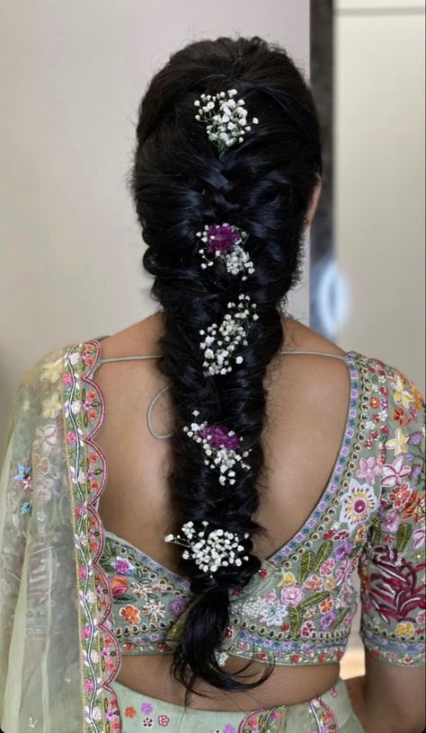 Chotala Hairstyle For Wedding, Front Braid Hairstyles Indian Wedding, Hair Styles For House Warming Ceremony, Bridal Hairstyles Indian Weddings Traditional, Choti Hair Style Hairstyles, Khajuri Choti Hairstyle, Sagar Choti Hairstyles, Hair Styles Traditional, Hairstyle For Traditional Saree