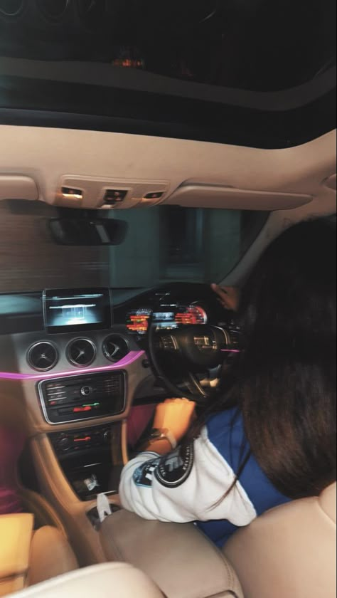 Girl Drive Car Snaps, Driving Lessons Aesthetic, Girl Driving Car Snaps, Girl Driving Aesthetic, Girl Driving Car Aesthetic, Flower Bouquet Snapchat Story, Girl Driving, Creative Snaps For Snapchat, Hair Style On Saree