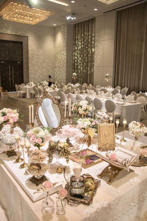 Afghan Wedding Table, Iranian Wedding Sofreh, Small Islamic Wedding, Arab Wedding Ideas, Katb Kitab Decoration, Afghan Wedding Decorations, Mahr Ideas, Arab Wedding Decor, Katb Ketab Decorations