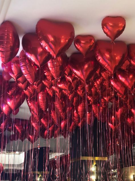 Hearts Bachelorette Party, Heart Balloon Decorations, Red Balloons Decoration, Heart Balloons Aesthetic, Red Balloon Decorations, Heart Balloons Decoration, Valentines Balloons Decorations, Balloons Valentines Day, Valentines Day Balloons