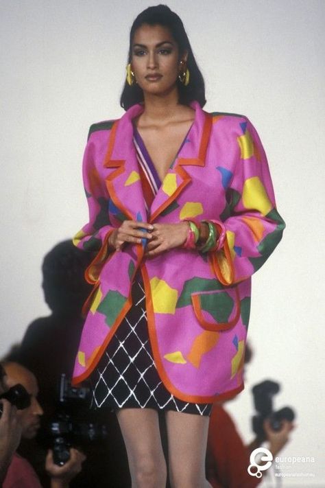 Emanuel Ungaro, Spring-Summer 1991 - Yasmeen Ghauri Yasmeen Ghauri, 80’s Fashion, 90s Runway Fashion, 80s And 90s Fashion, 90s Runway, Emanuel Ungaro, 1980s Fashion, Moda Vintage, 가을 패션