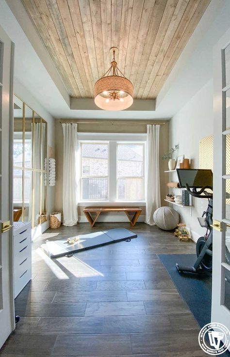 Farmhouse Gym Room, Home Gym With Carpet, Work Out Corner At Home, Home Gym Meditation Room, Simple Workout Room, Aesthetic Workout Room, Home Gym Makeover, Beautiful Home Gym, Zen Workout Room