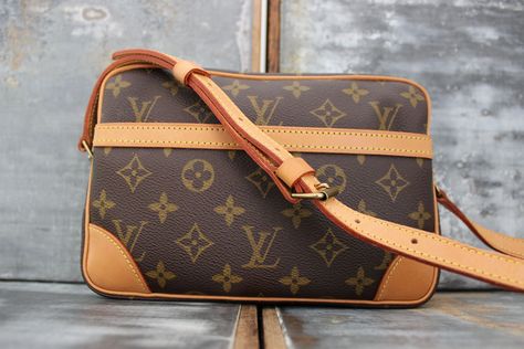 Louis Vuitton Monogram Canvas TROCADERO 24 Shoulder Crossbody Bag Vintage Lv Bag, Lv Crossbody Bag, Louis Vuitton Monogram Bag, Louis Vuitton Crossbody Bag, Lv Purse, Louis Vuitton Crossbody, Vintage Crossbody Bag, Lv Bags, Louis Vuitton Fashion