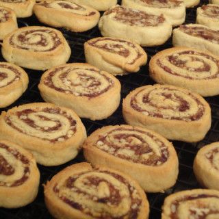 Date Nut Pinwheel Cookies Healthy Pinwheel Recipes, Pinwheel Cookies Recipe, Date Cookies, Pinwheel Cookies, Pinwheel Recipes, Cookies Recipes Christmas, Favorite Cookies, Cookie Desserts, Holiday Baking