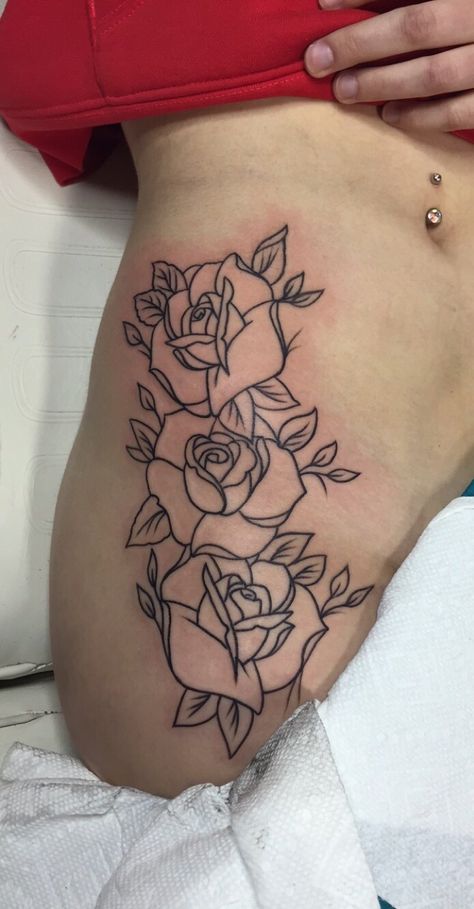 Roses on the front of right hip Flower Outline Tattoo, Rose Outline Tattoo, Rose Tattoo On Hip, Floral Hip Tattoo, Flower Hip Tattoos, Hip Tattoo Designs, Rose Tattoo Thigh, Tattoo Shading, Omerta Tattoo