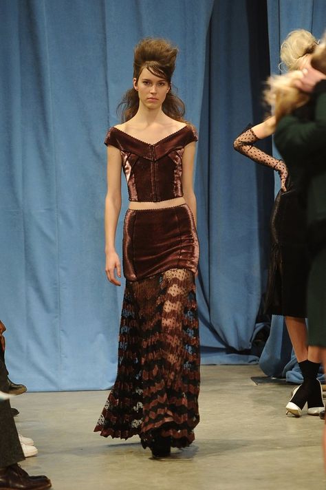 Pin for Later: There Are About to Be a Lot More Bellies on the Red Carpet Adam Selman Fall 2015 Adam Selman, Velvet Crop Top, On The Red Carpet, Fall 2015, The Red Carpet, Rihanna, Red Carpet, Flapper Dress, Off The Shoulder