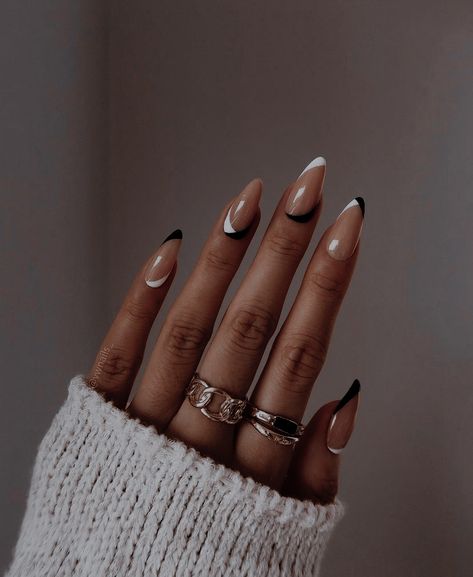 Business Acrylic Nails, Simple Red Nail Designs Classy, Simple Holiday Nails Coffin, Mafia Nails Aesthetic, Soft Nails Aesthetic, Coffin Shape Nail Ideas, Nail Extensions Ideas Aesthetic, Nail Inspo Dark Feminin, Aesthetic Nail Extensions