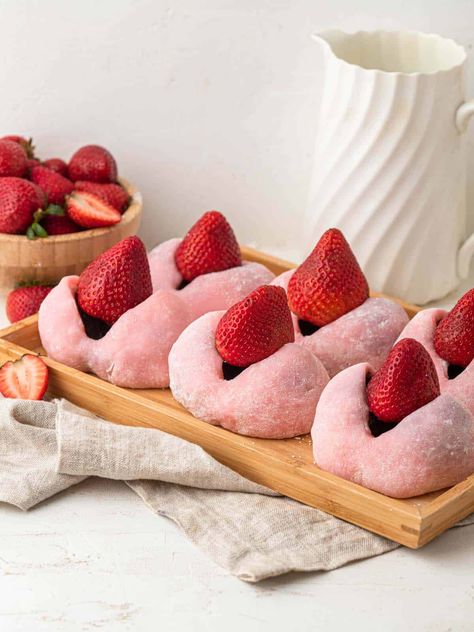 Soft and stretchy mochi filled with red bean paste filled with a fresh strawberry, a take on Japans Ichigo daifuku aka strawberry mochi! Mochi Strawberry, What Is Mochi, Ichigo Daifuku, Strawberry Mochi, Sweet Red Bean Paste, Mochi Recipe, Azuki Bean, Mochi Ice Cream, Pink Desserts