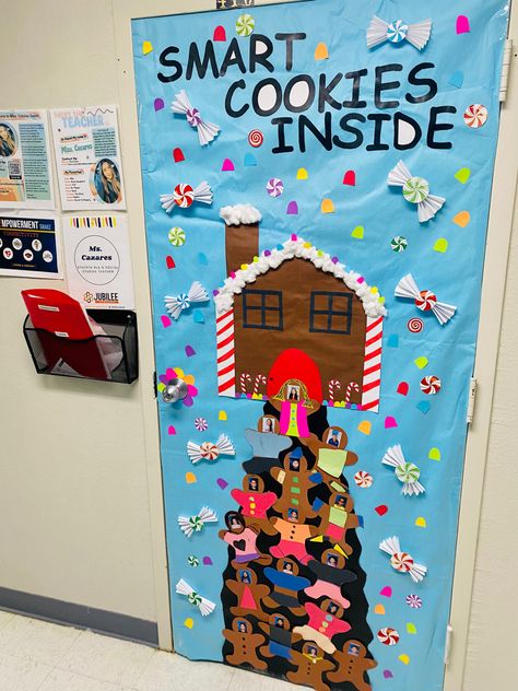 Smart Cookies Door Decoration, Gingerbread Themed Classroom Door, Gingerbread House Door Decorating Contest, Gingerbread Man Classroom Door, Gingerbread Door Decorating Contest, Gingerbread Classroom Door Ideas, Gingerbread Door Decorations For School, Winter Door Contest, Gingerbread Door Decorations