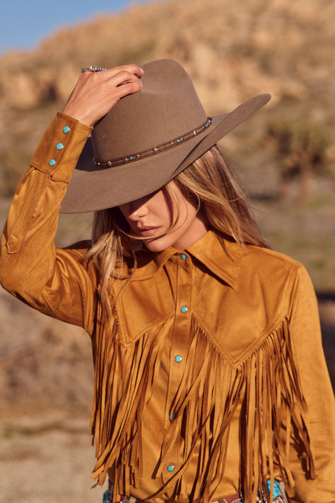 Step into the spotlight in the Wrangler x Lainey Wilson Fringe Shirt. The long fringe trim and turquoise colored snap details add a fun spin to your authentic Western style. Western Sweaters For Women, Cowgirl Photoshoot, Western Sweaters, Jean Shirt Dress, Lainey Wilson, Cowboy Pictures, Fringe Shirt, Sweater Bags, Festival Jacket