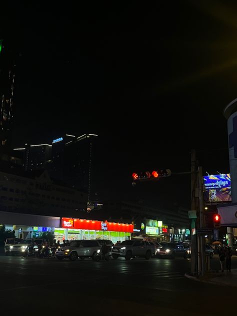 Phnom Penh, Night City