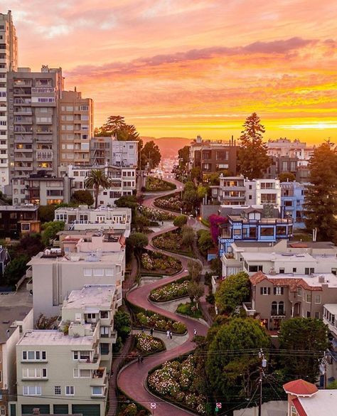 Sunrise In Paris, Lombard Street San Francisco, Portland Architecture, Wallpapers Paintings, San Francisco Alcatraz, San Francisco Poster, Sunrise Scenery, San Francisco Photography, Chinatown San Francisco