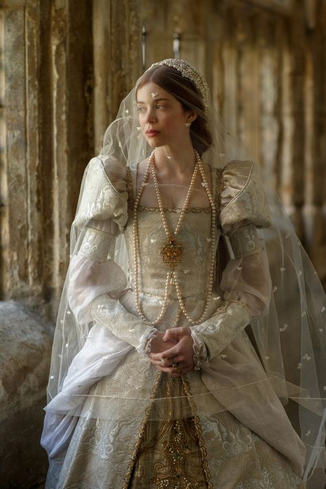 In The Spanish Princess, Catherine of Aragon’s Wedding Dress May Be All the Bridal Inspiration You Really Need - Vogue The Spanish Princess, Spanish Princess, The Other Boleyn Girl, The White Princess, Catherine Of Aragon, Christian Fashion, White Princess, White Queen, Princess Aesthetic